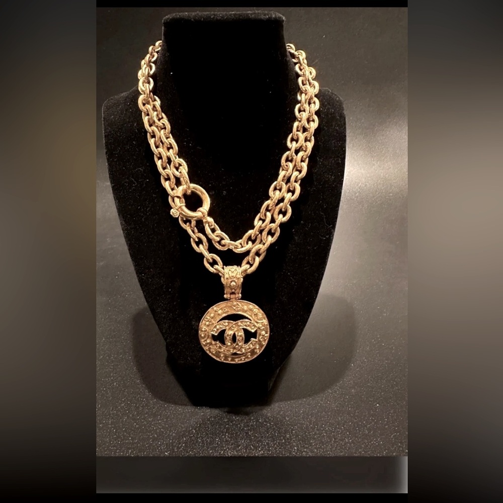 Chanel VINTAGE necklace is from the 94A collection. HIGHLY sought-after